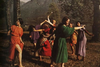 Troupe de danseurs de Rudolf Laban à Monte Verità, plaque photographique autochrome de Johann Adam Meisenbach1914 Troupe de danseurs de Rudolf Laban à Monte Verità, plaque photographique autochrome de Johann Adam Meisenbach1914