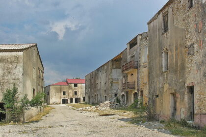 Canjuers_broves_rue
